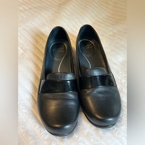 Dansko Slip On Black Leather Loafers Comfort Shoes Size 40